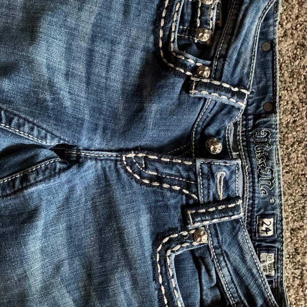 Jeans - Picture 2 of 3